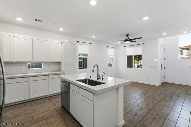 Building Photo - 222 Krameria Ave