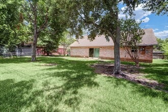 Building Photo - 9410 Pipestone St