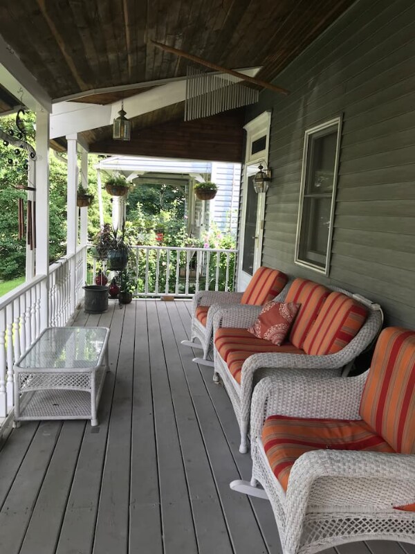 Building Photo - 602 Summer St