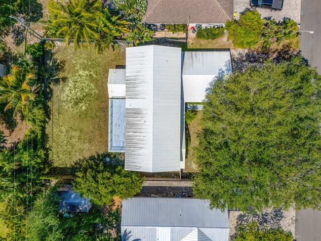 Building Photo - 8888 SE Colony St