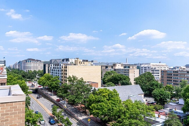 Building Photo - Beautiful One Bedroom in the Heart of Foggy Bottom| Water and Gas Included!