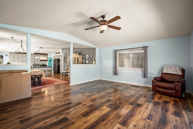 Building Photo - 2072 Lonnie Ln