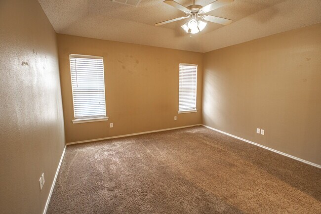 Building Photo - House Located Near Shadow Hills Golf Course