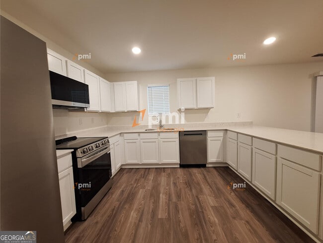 Building Photo - 516 Liberty Hall Dr