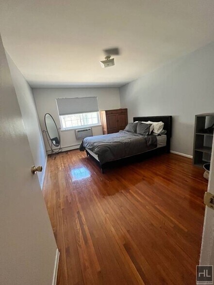 Building Photo - 74 STREET