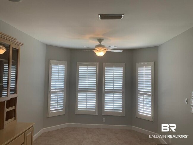 Building Photo - 30793 Pine Ct