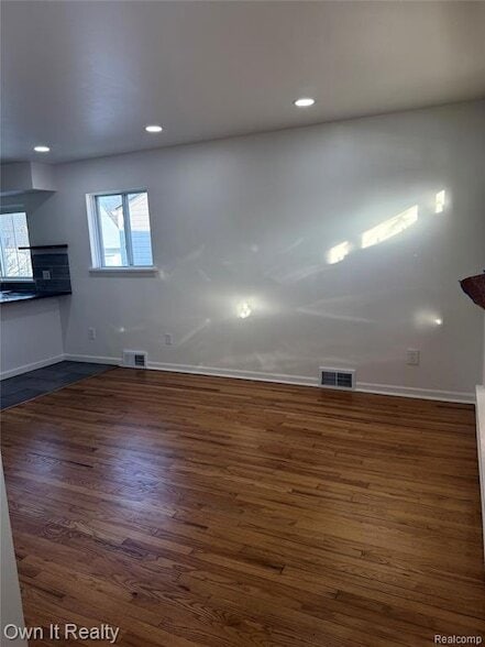 Building Photo - 641 E Brockton Ave