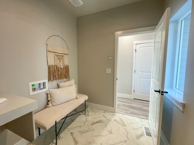 Building Photo - 6273 S Binky Ave