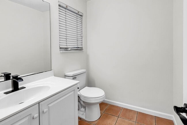 Building Photo - ** $1,000 off your first months rent with a move in by April 1st ** Don't miss out on this gorgeo...