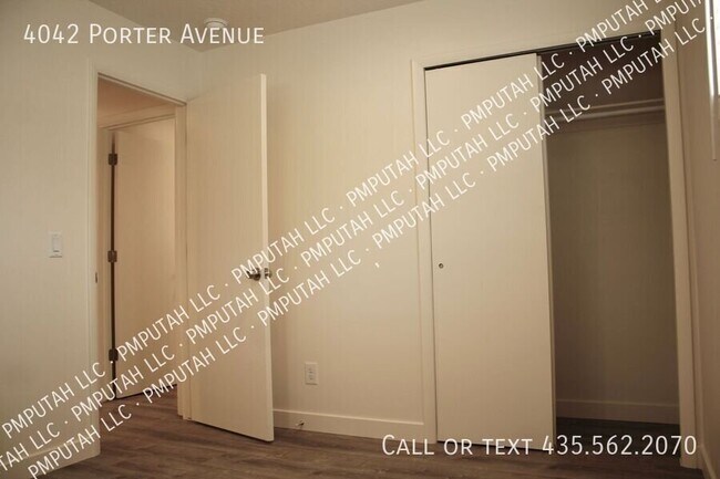 Building Photo - 4042 Porter Ave