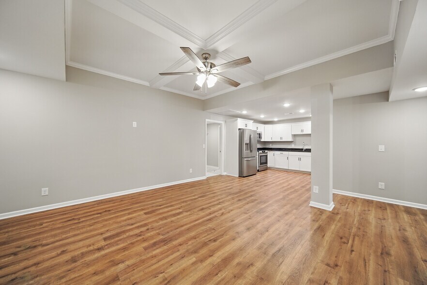 Building Photo - 216 Legion Dr