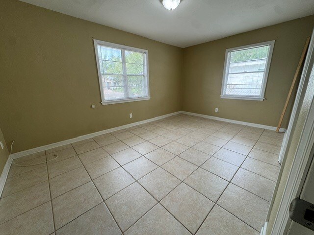 Building Photo - 2976 Poplar St