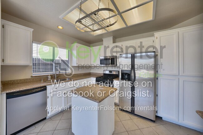Building Photo - 617 Vernon Oaks Dr