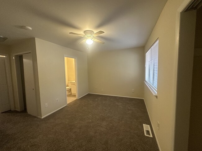 Building Photo - 2 Bed Condo Minutes to Downtown Raleigh & ...