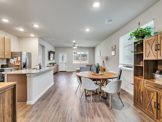 Building Photo - 2416 Bluefish Ct