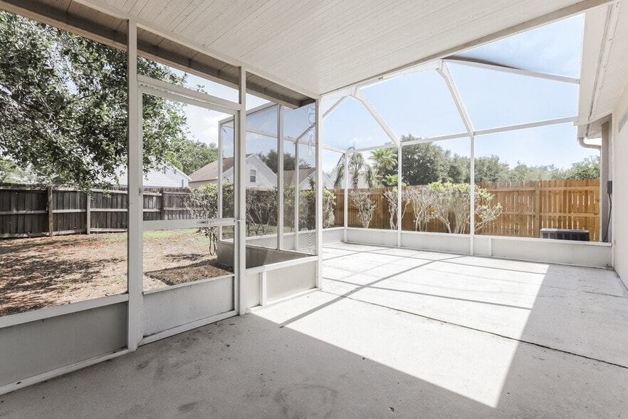 Building Photo - 10808 Shasta Ct
