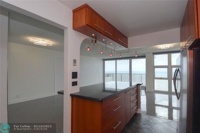 Building Photo - 531 N Ocean Blvd