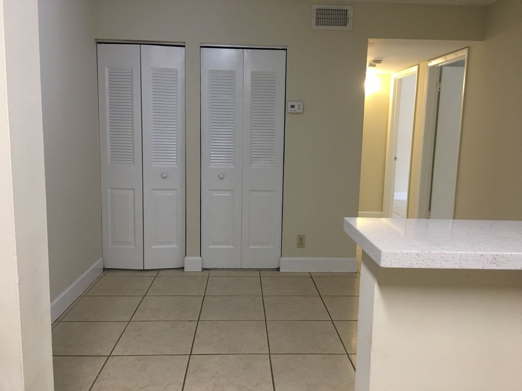 Building Photo - 10757 Cleary Blvd