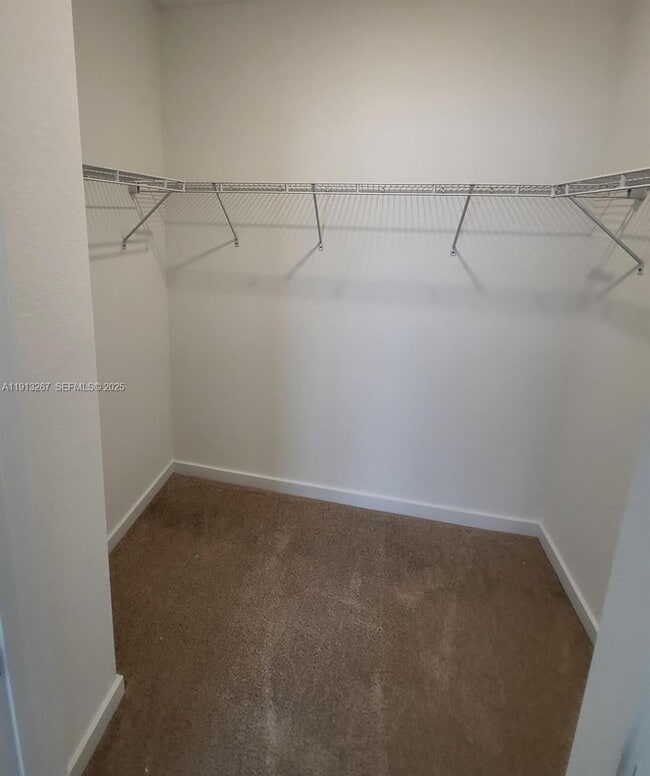 Building Photo - 1683 SE 7th Ln