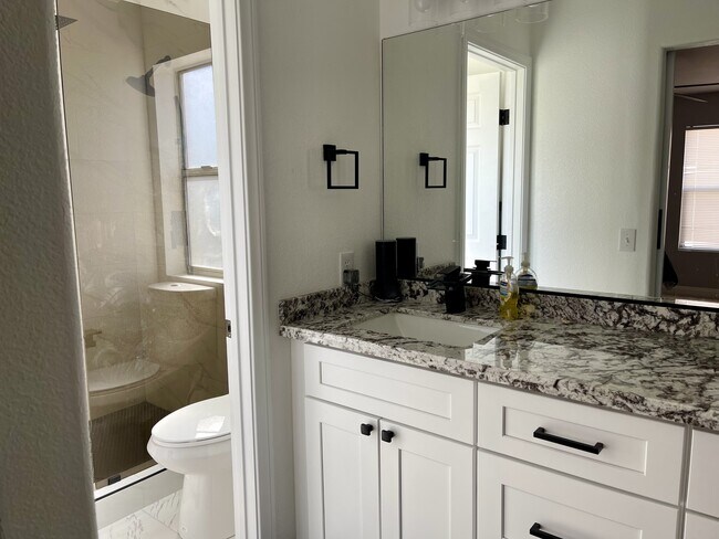 Building Photo - 1401 Beaver Spring St