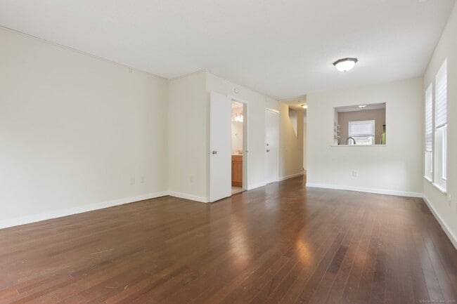 Building Photo - 1425 Quinnipiac Ave