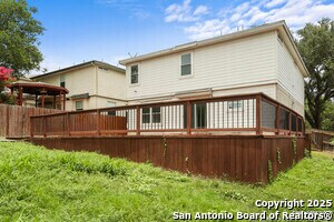 Building Photo - 9118 Meadow Springs