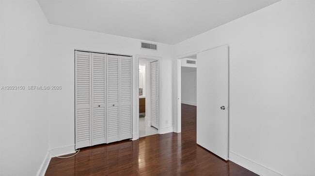 Building Photo - 20335 W Country Club Dr