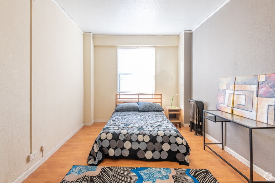 Primary Photo - Claridge Apartments