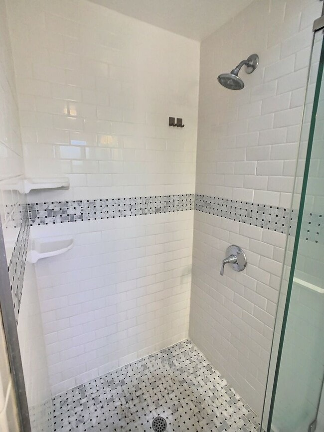 Building Photo - Charming Home for Rent in Naglee Park