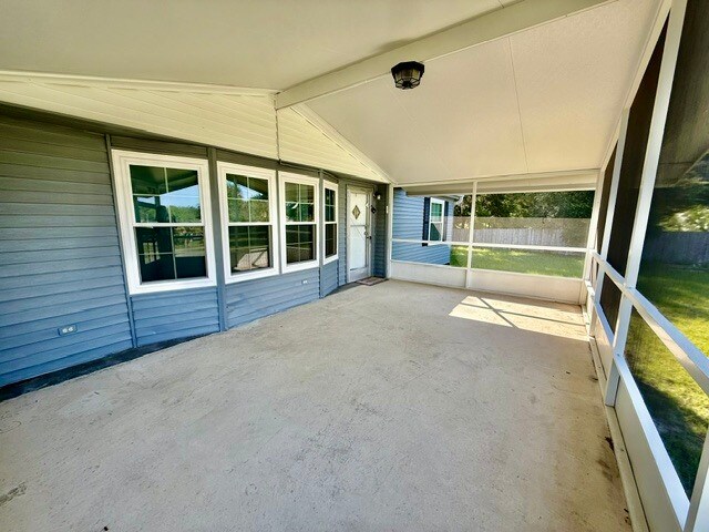 Building Photo - 470 Hilltop Ct
