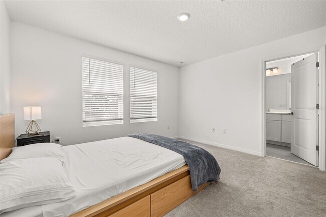 Building Photo - 3575 Landing Net Dr