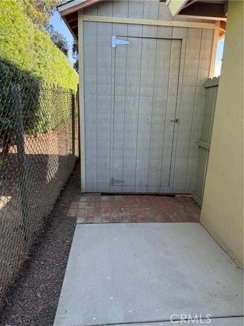 Building Photo - 204 S Starglen Dr