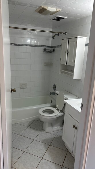 Building Photo - 30-13 Prospect St