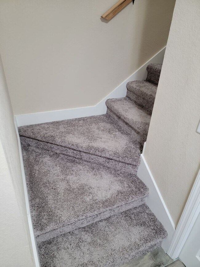 Building Photo - Gorgeous 3/2 Townhome in Lakeside!!!!