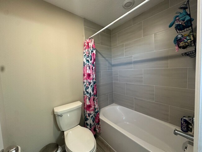 Building Photo - Spacious Home in Growing Area of St Johns County