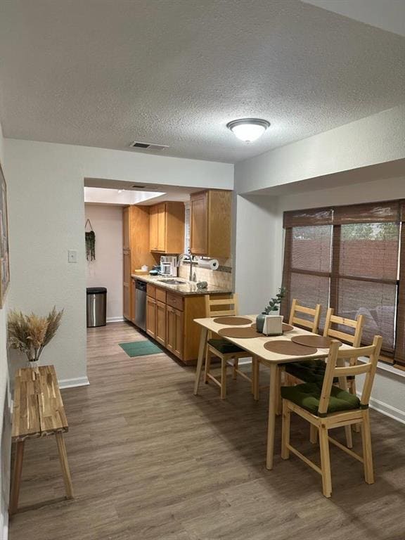 Building Photo - 1500 Wroxton Way
