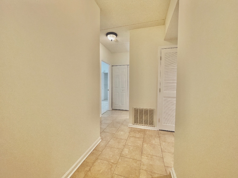 Building Photo - 12900 W Heiden Cir