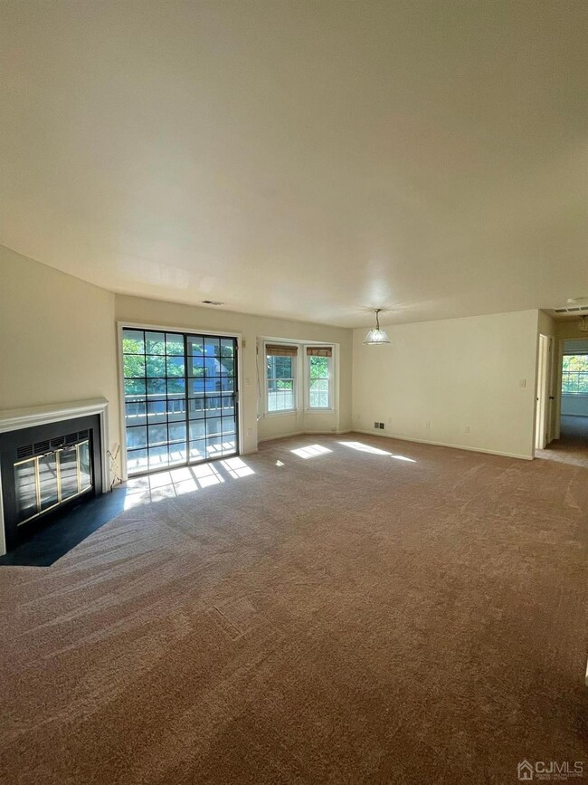 Primary Photo - 905 Woodhaven Dr