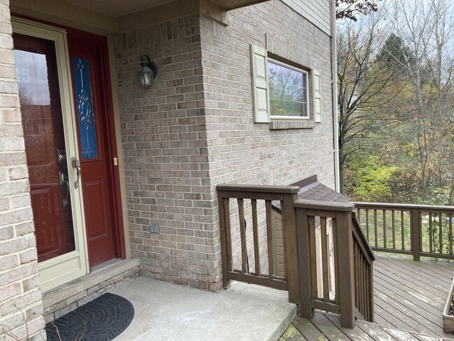 Building Photo - 41645 Copper Creek Dr