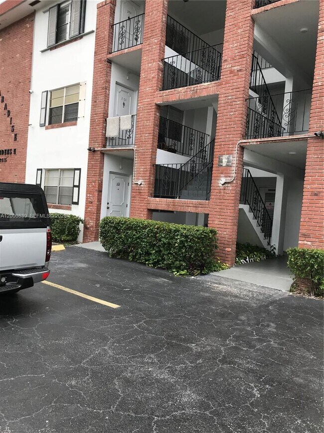 Building Photo - 2415 Lincoln St