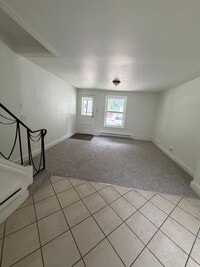 Building Photo - 420 Valley Rd