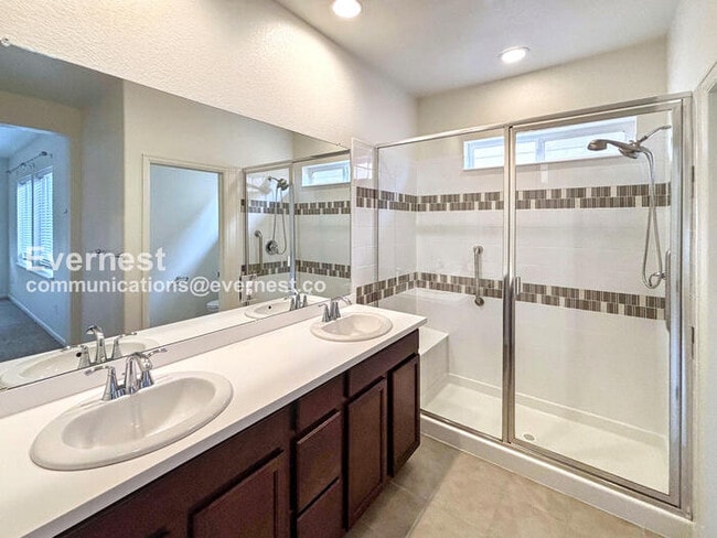 Building Photo - 10811 N Montane Dr