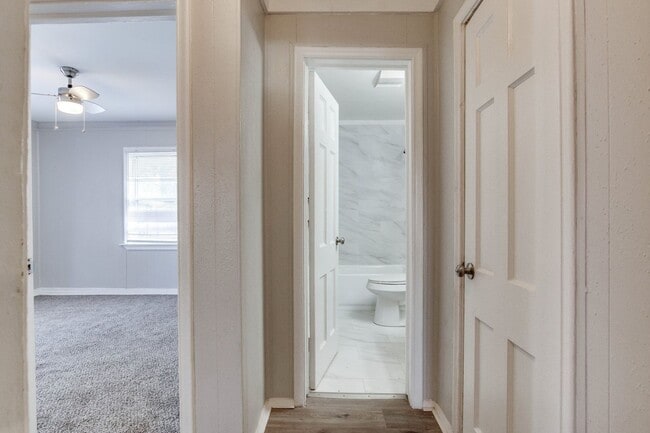 Building Photo - 506 E Curtis Dr