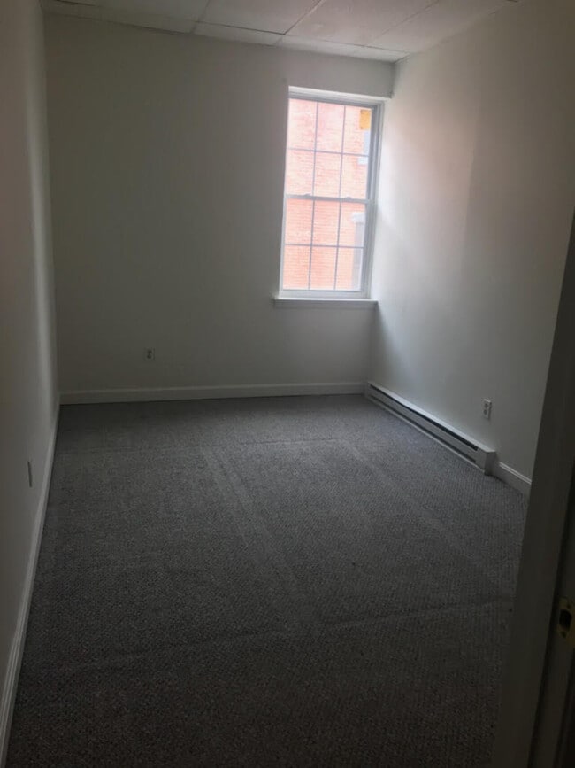 Building Photo - 33-37 W Main St (Courtside Building)