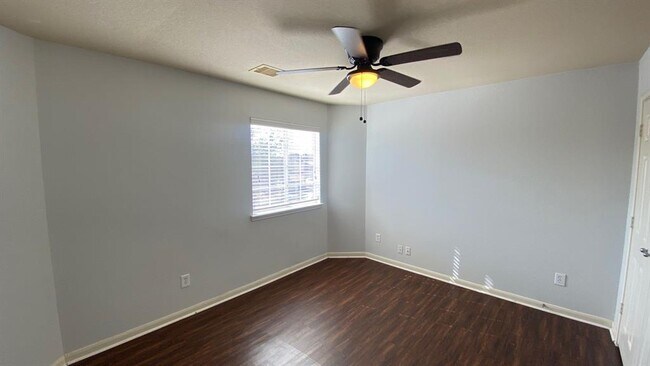 Building Photo - 15835 Mountain Mist Trail