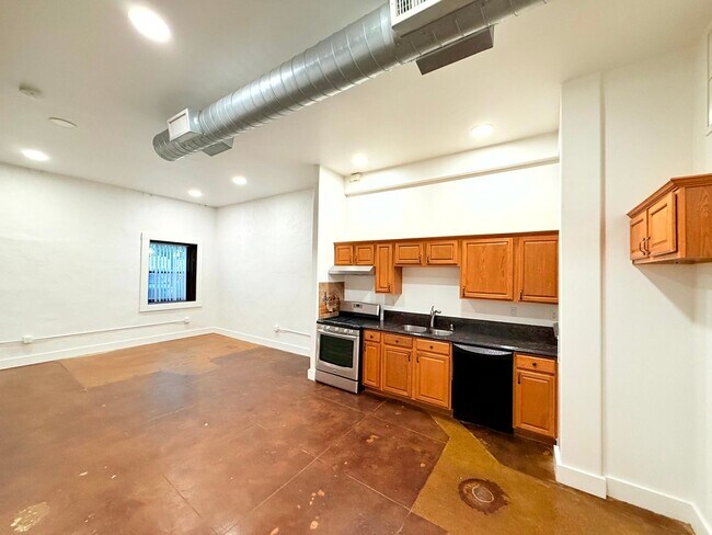 Building Photo - 1774 N Main St