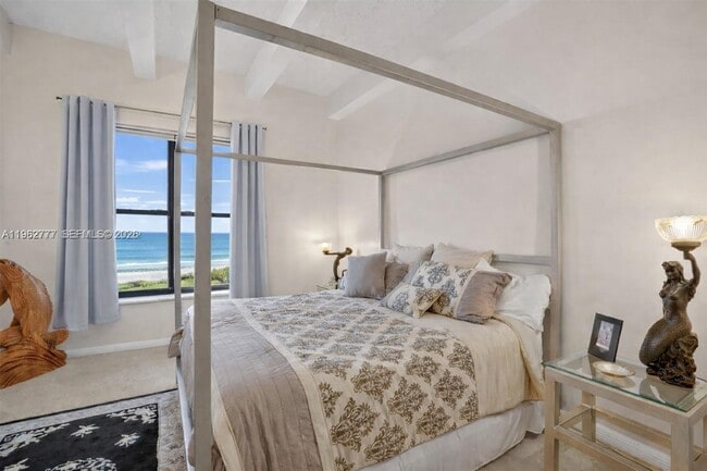 Building Photo - 1330 Ocean Dr