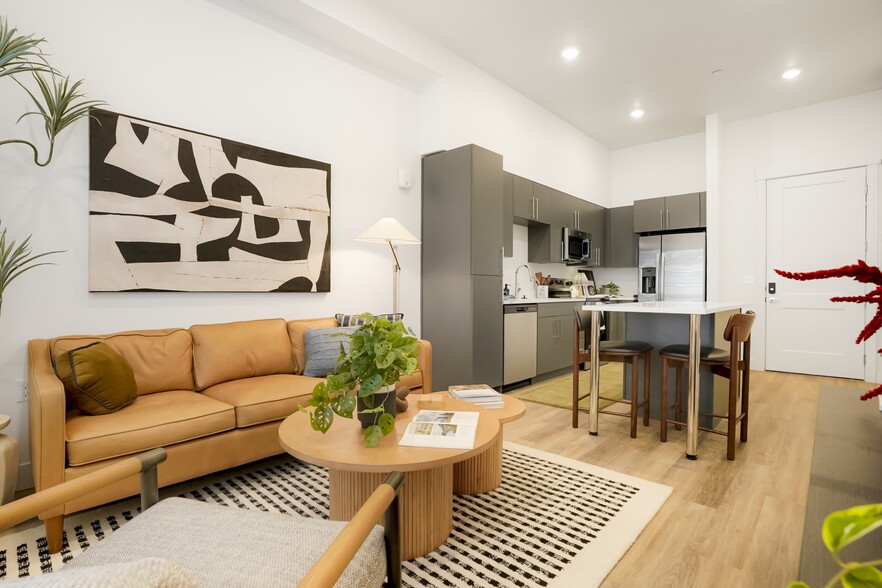 Building Photo - The Gauge