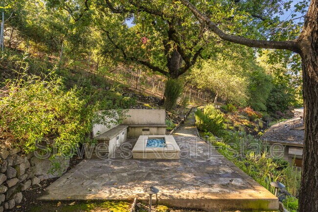 Building Photo - 775 Kirkcrest Rd