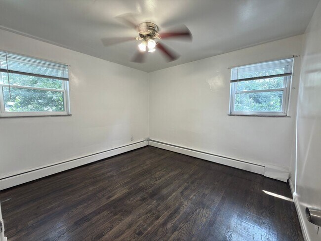 Building Photo - 5911 Cary Ave